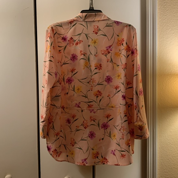 Paige Investments NWT Pink Floral Popover Blouse - Picture 2 of 13